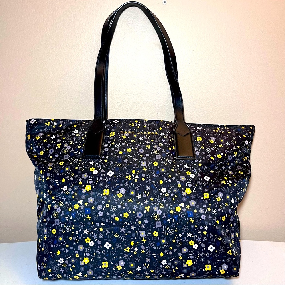 🎉 HP 🎉 NWOT Marc Jacobs Wingman Nylon Black Floral Print Tote Shoulder Bag